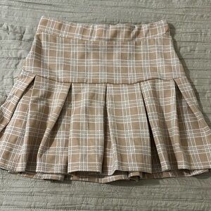 Pleated skirt